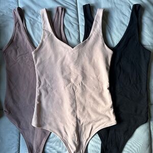 ABERCROMBIE & FITCH BODYSUITS SET